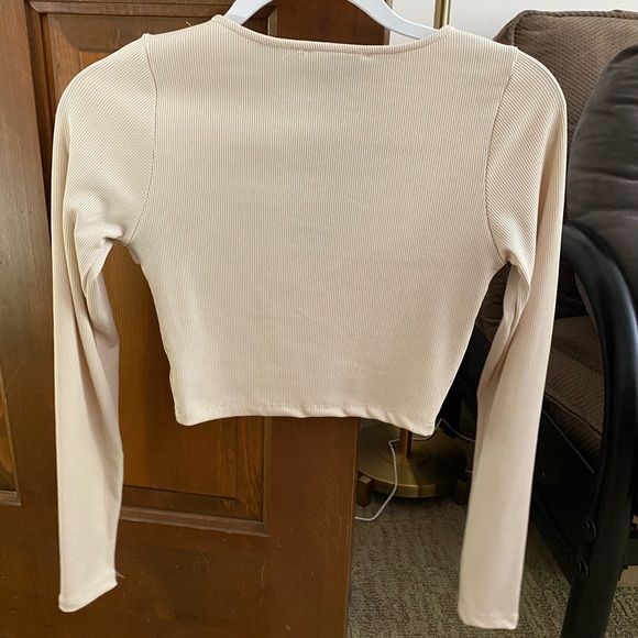 Cropped Longsleeve - Picture 2 of 2